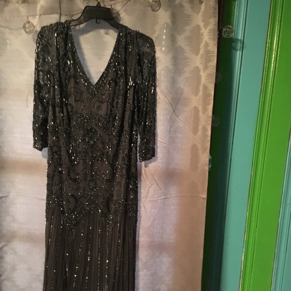 Pisarro dress - Picture 2 of 2